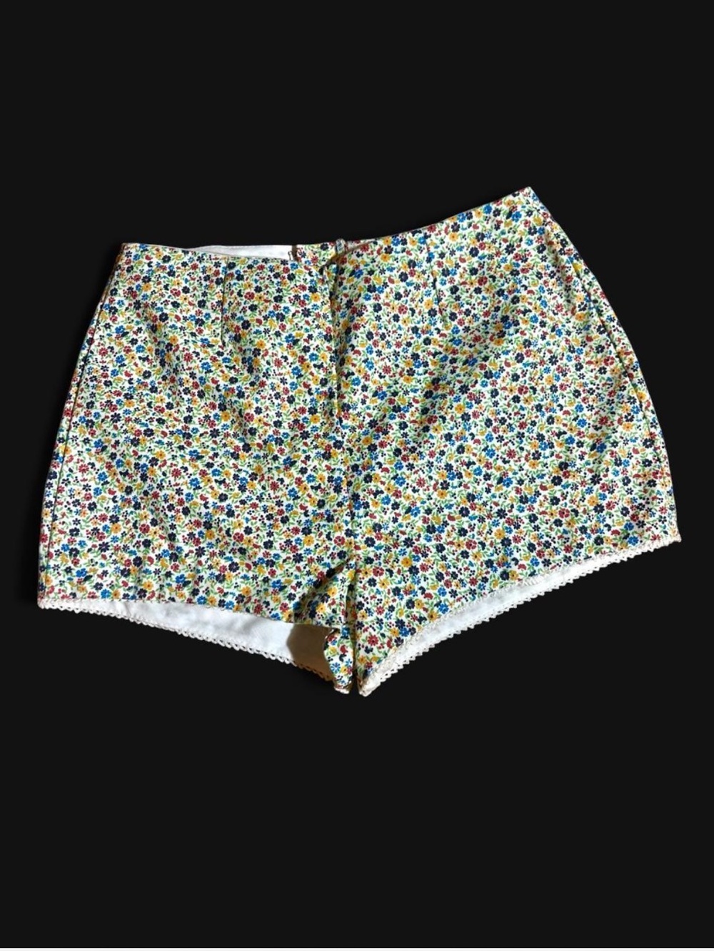 Women’s Floral Cotton Shorts with Rick-Rack Trim - White/Multicolor Sz Sm